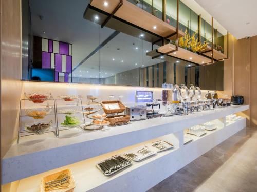 Lavande Hotel Luzhou High-Speed Railway Station Southwest Trading Market
