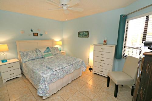 Ocean Village Club E32 - image 4