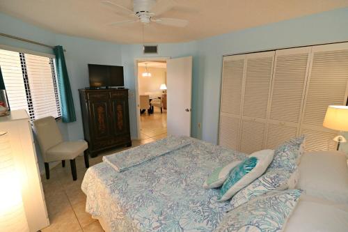 Ocean Village Club E32 - image 5