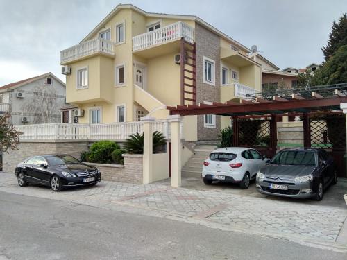 Apartments Sandra in Radovici