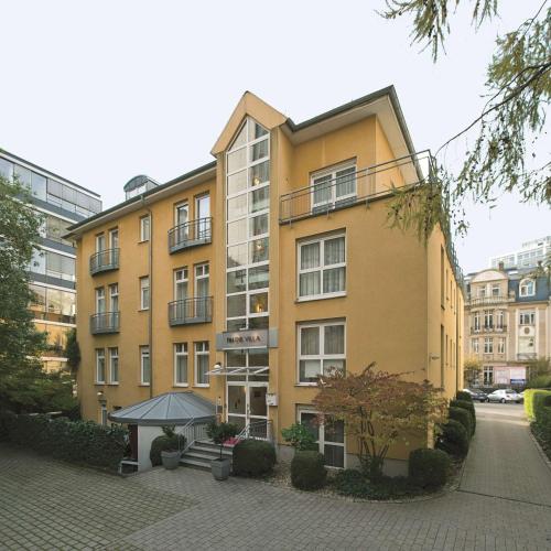NH Frankfurt Villa - image 2