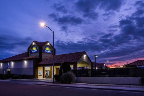 View, Days Inn by Wyndham Phoenix North in Phoenix (AZ)