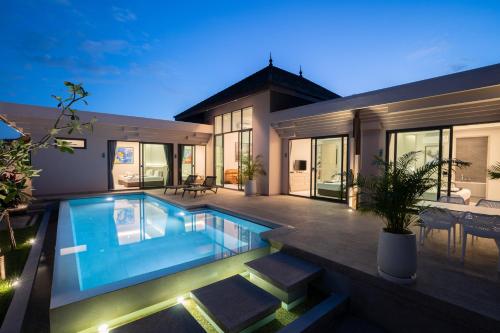 Gold Chariot Pool Villa Phuket