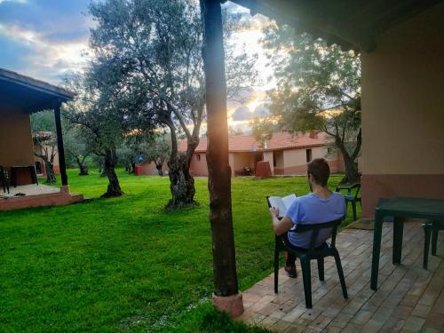 ALDEA VETONIA Complejo vacacional de Casitas Estudios y Chalets de 1 y 2 habitaciones con porche privado en Hervás -Mayo y Junio Salida hasta las 21h gratis sujeto a disponibilidad-Julio y agosto 4 actividades al día y Restaurante Terraza - image 8