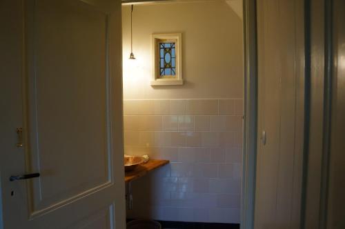 Bathroom, Pastorie De Waal in De Waal