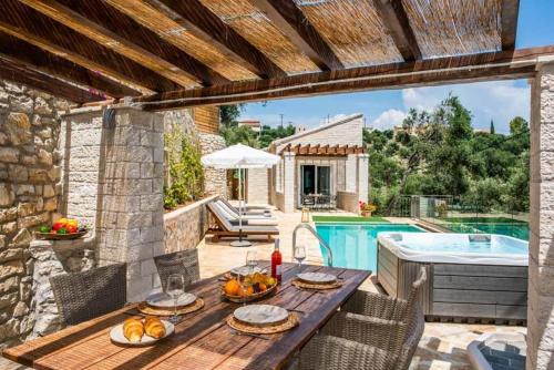  Kavalleraina Villa Sleeps 4 Pool Air Con T487987, Pension in Kavalléraina