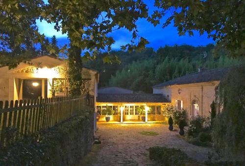 Moulin de Rioupassat Chambres d'Hôtes de Charme - Accommodation - Rauzan