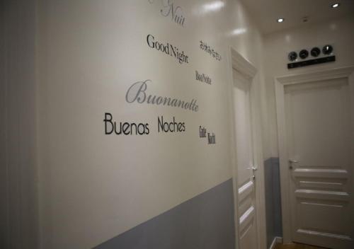 Vatican Room and Kitchen - image 6