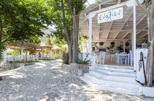 Restorāns, Vlichos Studio Apartment in Vlichos (Attiki)