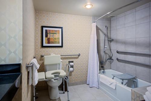 Crowne Plaza Hotel St. Louis Airport an IHG Hotel - image 4