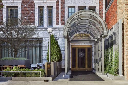 luxury hotels in Illinois