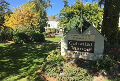 Colonial Manor Motel in Cromwell