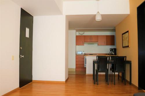 Superior One-Bedroom Apartment image 2
