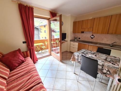 Apartment with Balcony image 3