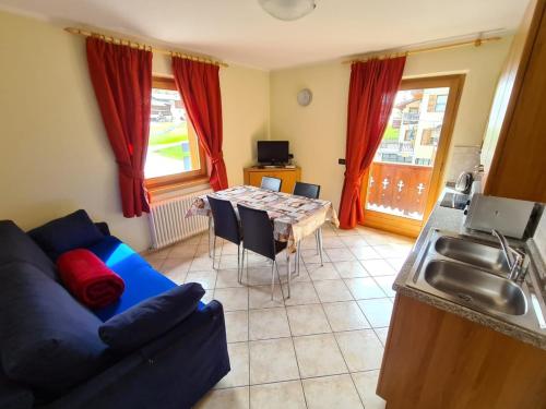 Apartment with Mountain View image 1