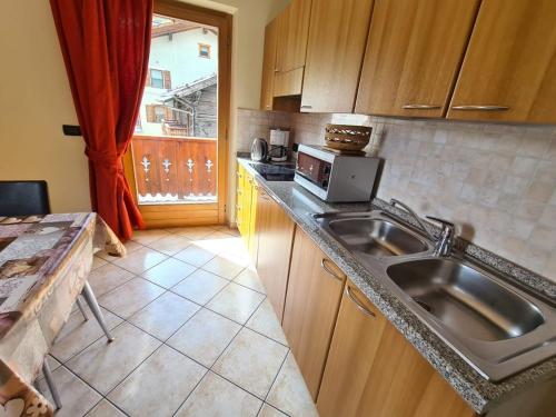 Apartment with Mountain View image 2