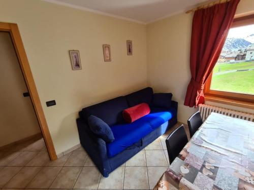 Apartment with Mountain View image 3