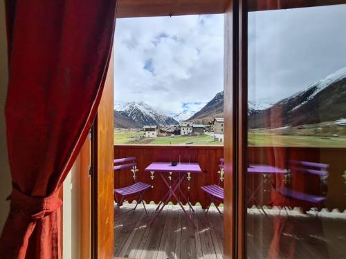 Apartment with Mountain View image 7