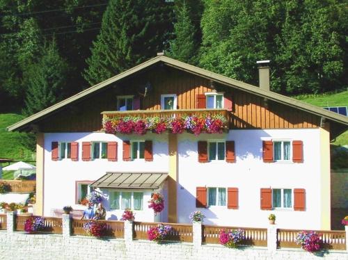 Haus Jochum - Accommodation - Langen am Arlberg