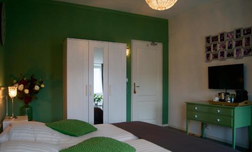 The Studio Guesthouse - image 6