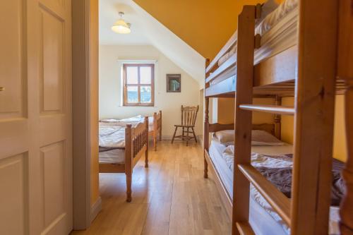 2 twin beds, 1 bunk bed