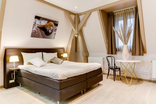 Brasss Hotel Suites - image 10