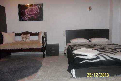  Lakis Rooms in Papigko