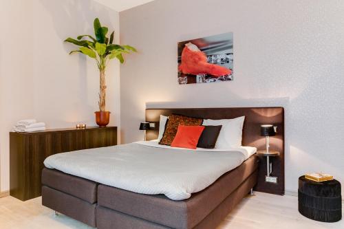 Brasss Hotel Suites - image 9
