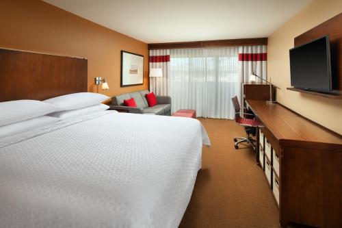 Four Points by Sheraton Phoenix South Mountain – Phoenix, AZ