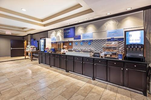 Holiday Inn Express Hotel & Suites Floresville By IHG - 식음료(F&B)