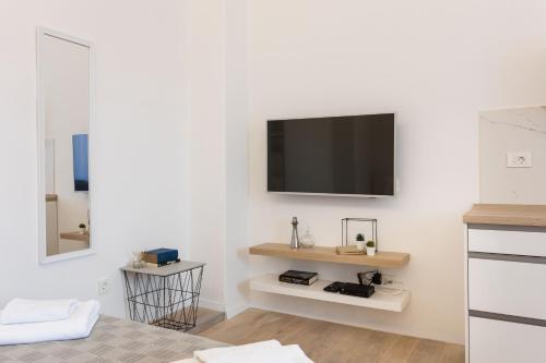 150sqm Main Square Apt!-4 Units-Great for Groups! - image 11