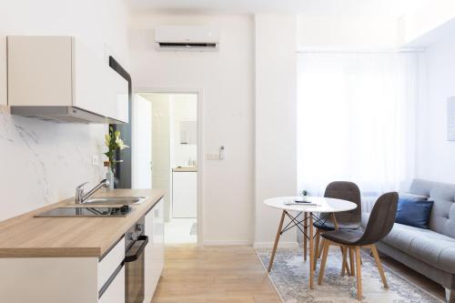 150sqm Main Square Apt!-4 Units-Great for Groups! - image 9