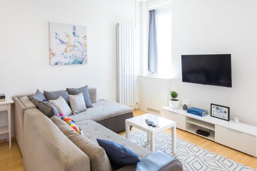 150sqm Main Square Apt!-4 Units-Great for Groups! - image 6
