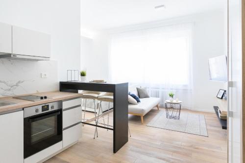 150sqm Main Square Apt!-4 Units-Great for Groups! - image 13