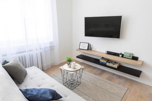150sqm Main Square Apt!-4 Units-Great for Groups! - image 4