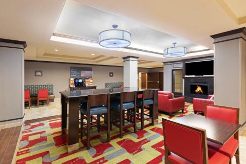 Holiday Inn Express Hotel & Suites Floresville By IHG - 식음료(F&B)