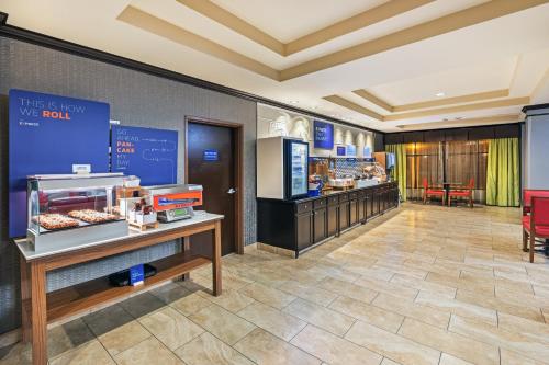 Holiday Inn Express Hotel & Suites Floresville By IHG - 식음료(F&B)