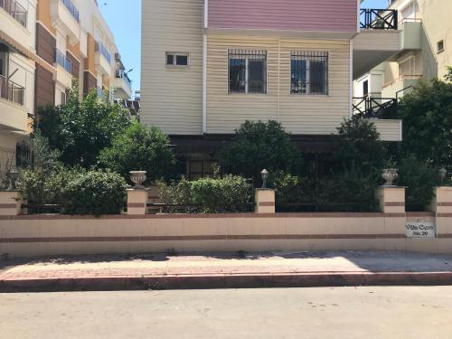 KONYAALTI DENIZE 200 m BAHCELI DAIRE
