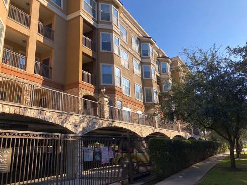 Modern and Spacious 2BR Apt