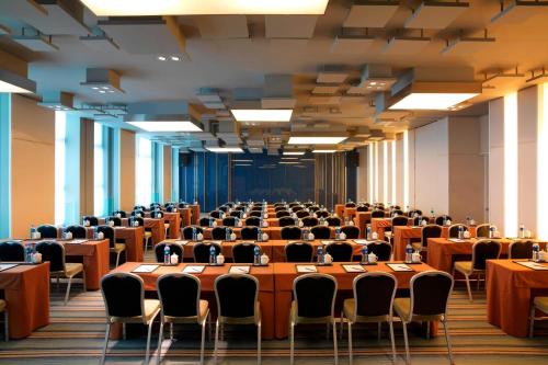 Meeting room / ballrooms, Funiu Mountain Hotel near Henan Geological Museum