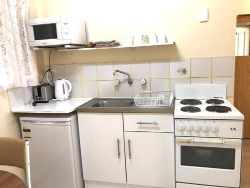 ห้องครัว, Angel's Rest Motel in โมรี