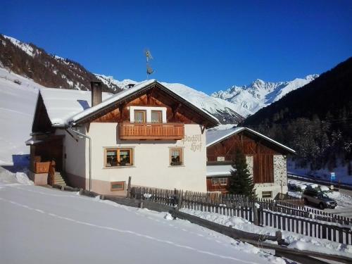  Padoellhof, Pension in Graun im Vinschgau bei Sankt Valentin auf der Haide