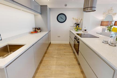 12B Essa Road - image 3