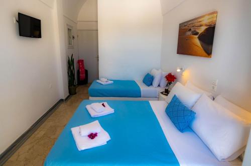  Join Us Low Cost Rooms in Kamari