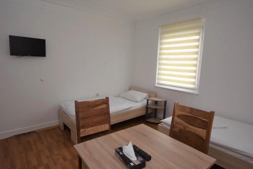 Nurtingen Zimmer 2.8km von Oberboihingen entfernt