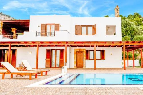  Vlicha Villa Sleeps 6 Pool Air Con WiFi in vlicha