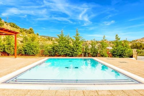  Vlicha Villa Sleeps 6 Pool Air Con WiFi in vlicha