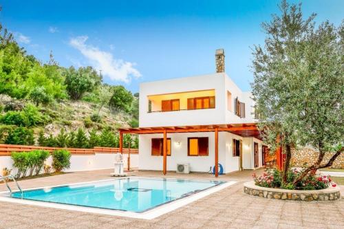  Vlicha Villa Sleeps 6 Pool Air Con WiFi in vlicha