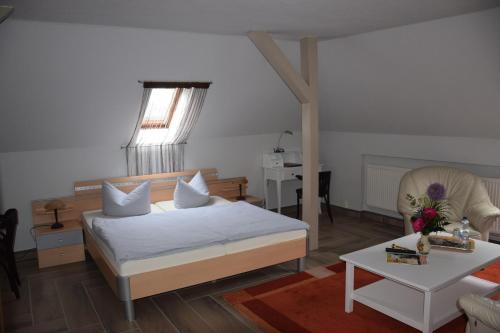 Family Room (2 Adults + 2 Children)