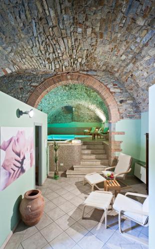 泳池, 帕拉佐萊奧波多歷史議院酒店＆Spa (Palazzo Leopoldo Dimora Storica & Spa) in 拉達伊恩基亞恩蒂